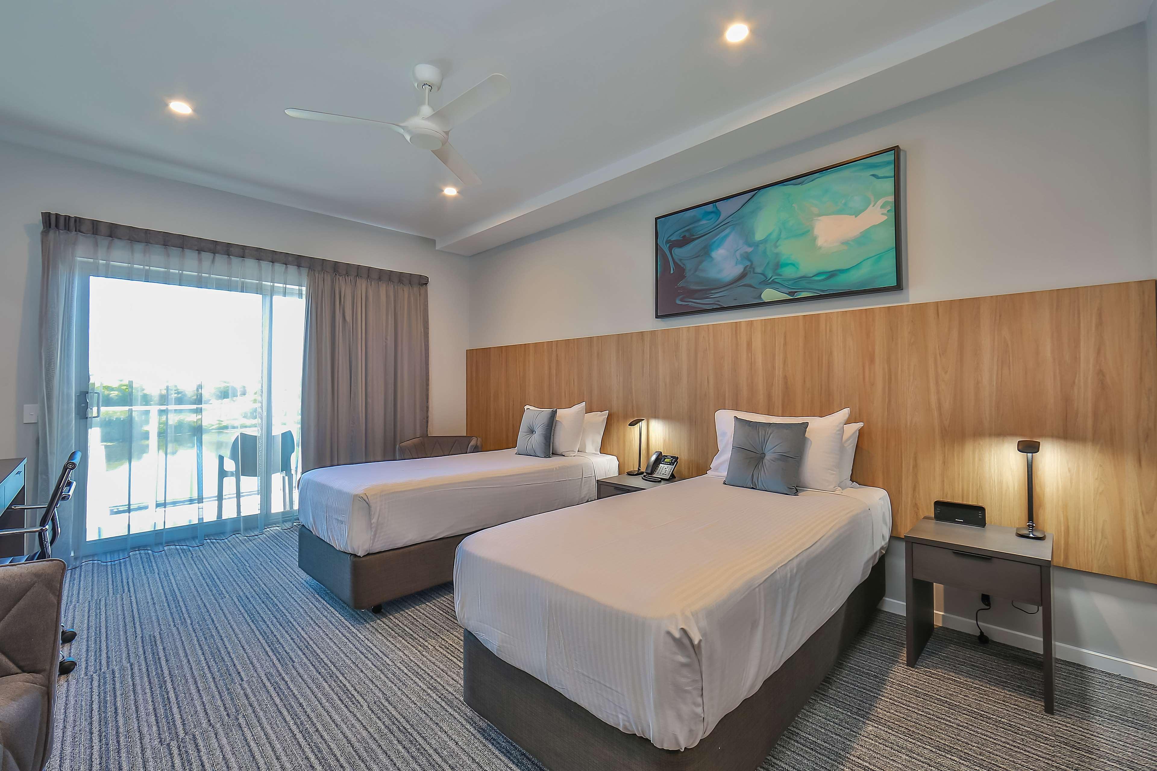 Best Western Plus North Lakes Hotel Exterior foto
